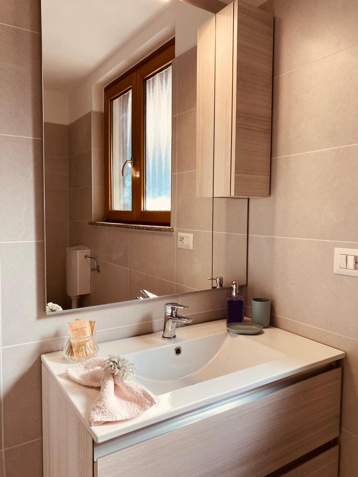 Corte 22 B&B E Appartamenti Borgomanero Kültér fotó